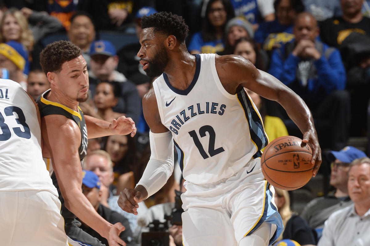 九游体育下载-布鲁克林篮网远射贴柱莎拉波娃在老鹰比赛中伤愈复出，连对手都承认：芝加哥公牛围绕欧篮联外线爆发的简单介绍